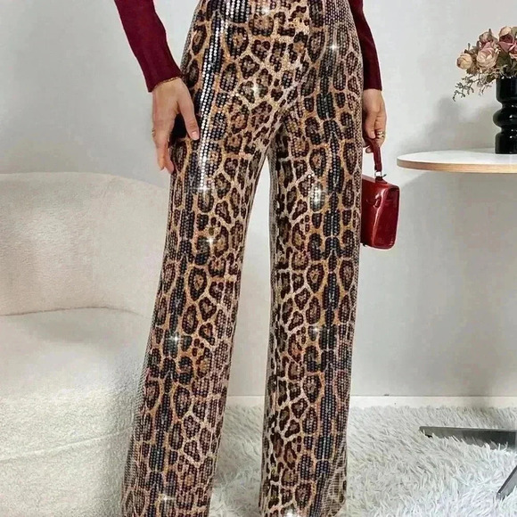 Silver Casual Women's V-Neck Long Sleeve Sequin T-Shirt - Picture 4 of 5